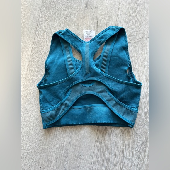 Gym shark green/blue sports bra - Picture 4 of 8
